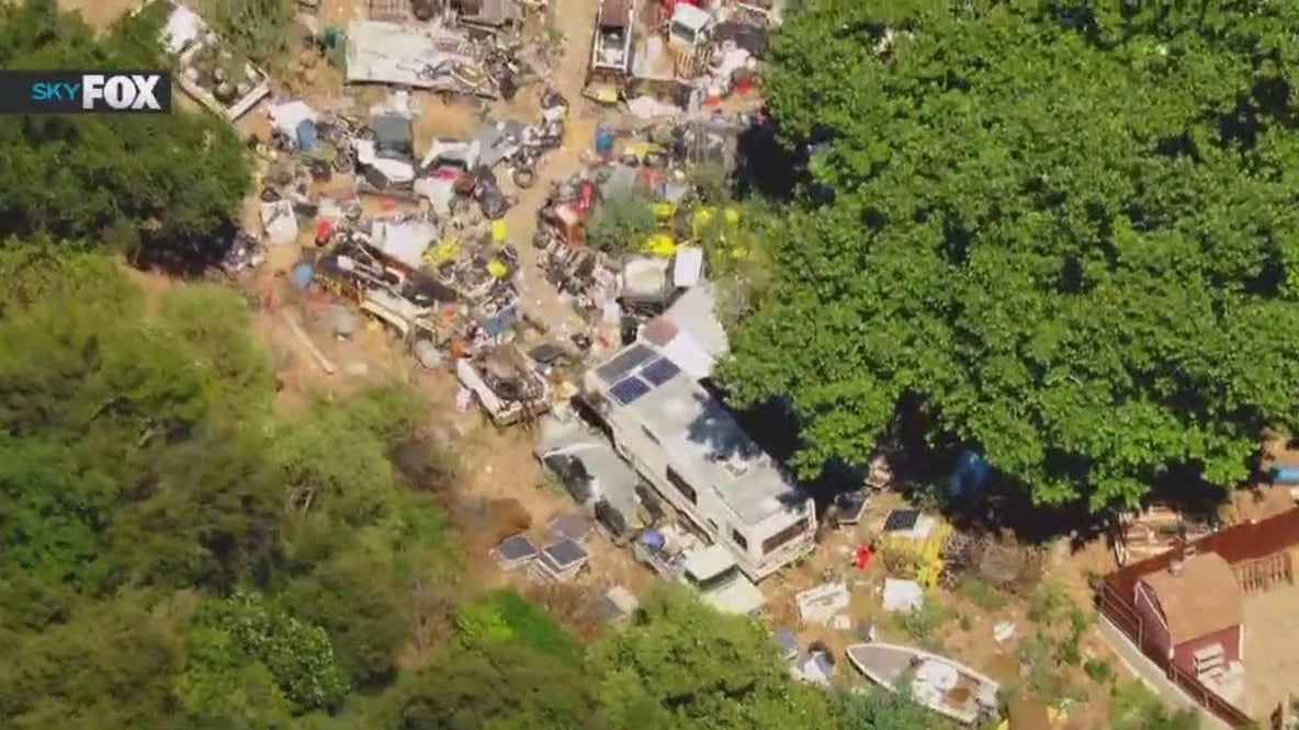 Hoarding nightmare in La Tuna Canyon